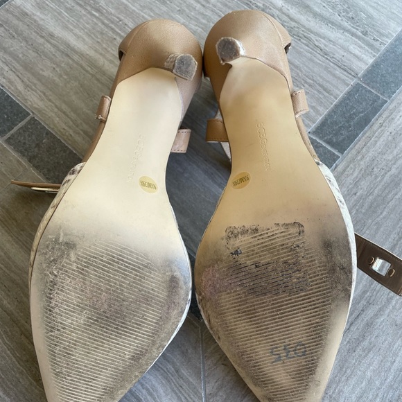 BCBGeneration Strappy Sexy Snakeskin like heels - Picture 4 of 6